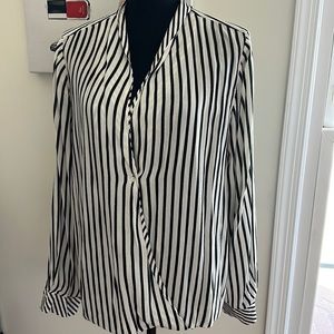 Zara long sleeve shirt, what and black, size XL, Length front 23” and back 31”